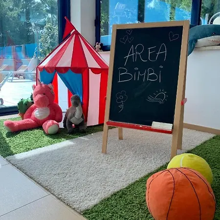 Ada Ξενοδοχείο με διαμερίσματα