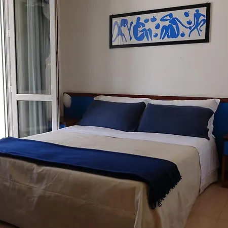 Ada Ξενοδοχείο με διαμερίσματα 4*