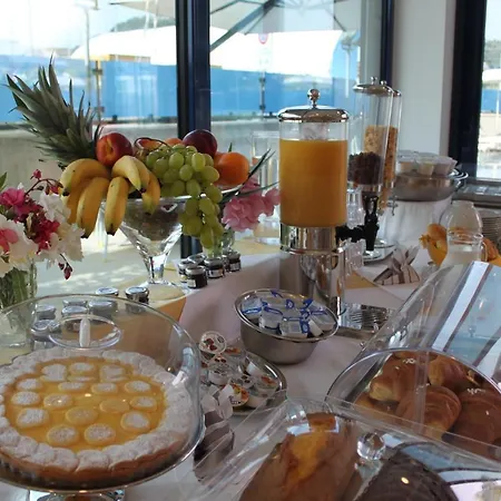 Ada 4* غْروتّامّاري